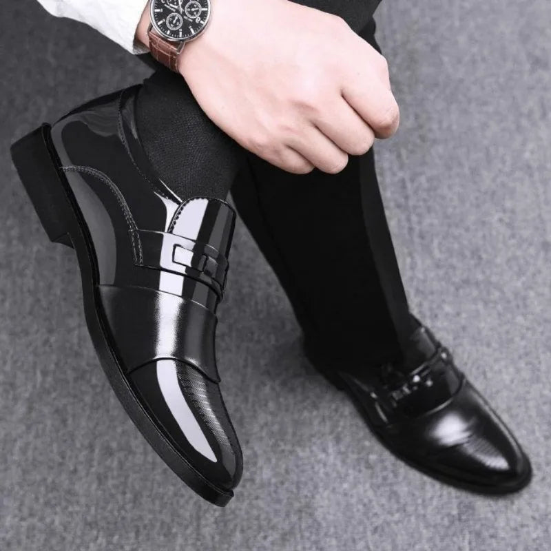 Men Fashionable Formal Trendy Leather Shoes Business Casual Fashion Pointed Toe Slip on Casual Leather Shoes