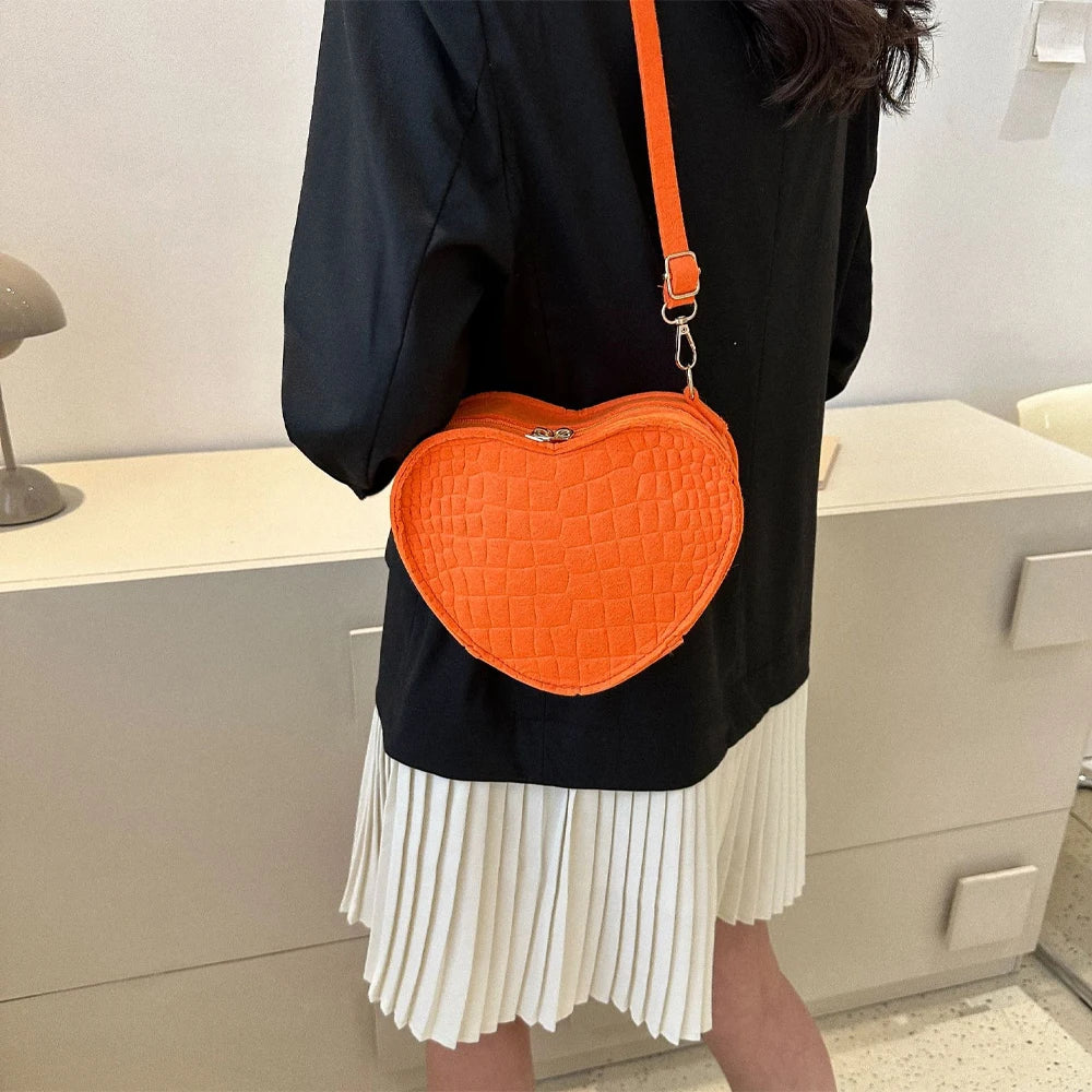 Women Heart-shaped Crossbody Bag Luxury Designer Felt Shoulder Bags for Ladies 2023 New Fashion Female Clutch Casual Handbags