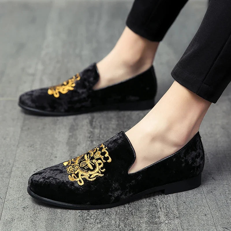 Casual Men Loafers New Big Size Lazy Peas Shoes Embroidery Moccasins Suede Leather Shoes Zapatos 48 47