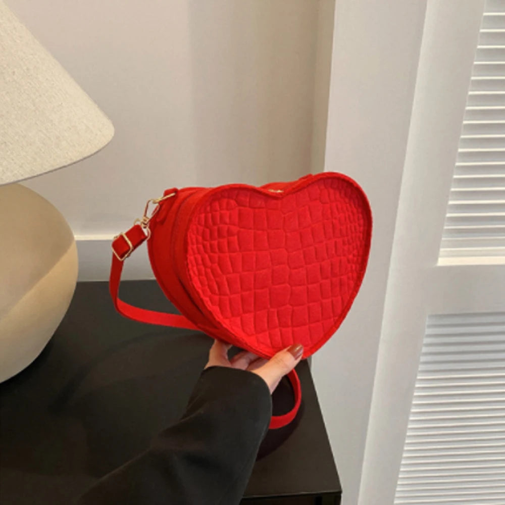 Women Heart-shaped Crossbody Bag Luxury Designer Felt Shoulder Bags for Ladies 2023 New Fashion Female Clutch Casual Handbags