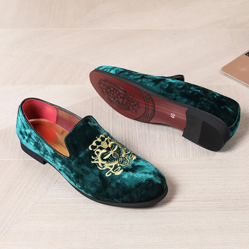 Casual Men Loafers New Big Size Lazy Peas Shoes Embroidery Moccasins Suede Leather Shoes Zapatos 48 47