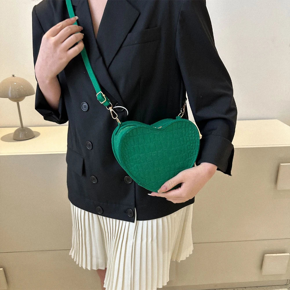 Women Heart-shaped Crossbody Bag Luxury Designer Felt Shoulder Bags for Ladies 2023 New Fashion Female Clutch Casual Handbags